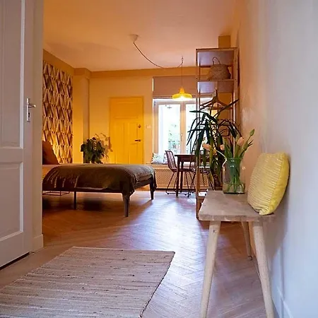 117 3* Amsterdam